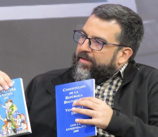 Ministro Alejandro López presentó balance de primera etapa del Plan Nacional de Lectura Bicentenario Ministro Alejandro López ofreció balance sobre la primera etapa del Plan Nacional de Lectura Bicentenario