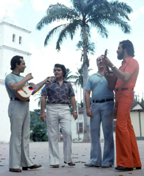 Serenata-Guayanesa-epoca-con-Hernan-Gamboa-1-scaled