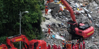 Socorristas inician labores de rescates tras deslave en la frontera China-Nepal