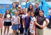 Cuentacuentos llevan la magia de los cuentos a niños de La Guaira