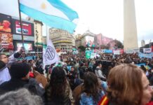 Científicos exigen a Milei cumplir Ley de Financiamiento Universitario exigen a Milei