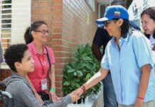Delcy Rodríguez entregó 102 viviendas en San Bernardino