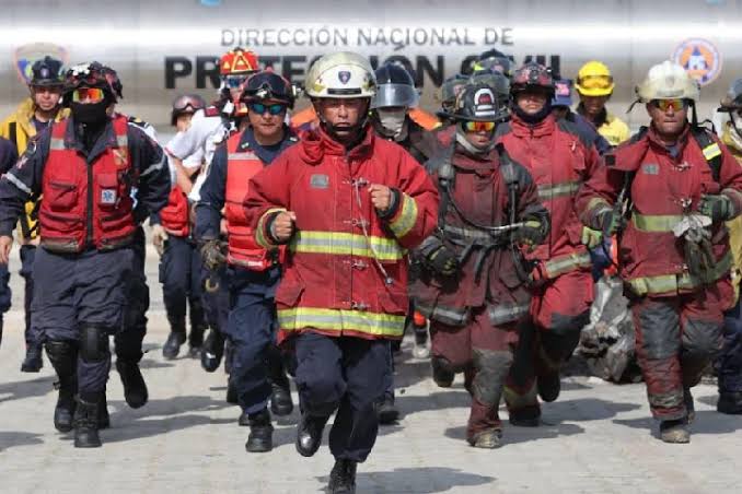 Delcy Rodríguez expresó su reconocimiento a los bomberos Delcy Rodríguez expresó su reconocimiento a los bomberos