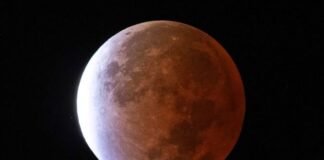 El eclipse parcial de luna