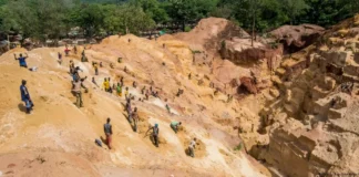 Mina de oro colapsa en Zamboye deja y más de 100 fallecidos