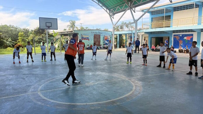 Clínica Vacacional de Fútbol Sala benefició a 80 niños en Aquiles Nazoa de Valencia clínica de Fútbol Sala Valencia