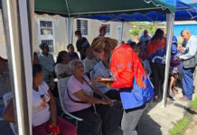 Más de 200 adultos mayores se benefician con jornada médica, trámites y más en esta parroquia de Valencia adultos mayores en Santa Rosa