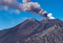 Italia: volcán Etna provoca cierre de aeropuerto en Sicilia Volcán en Sicilia provoca cierre de aeropuerto de Catania