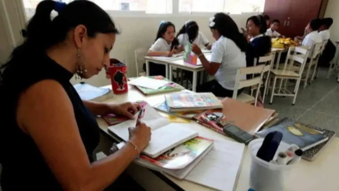 Personal docente de todo el país retomará actividades a partir del próximo miércoles Personal docente de todo el país retomará actividades a partir del próximo miércoles
