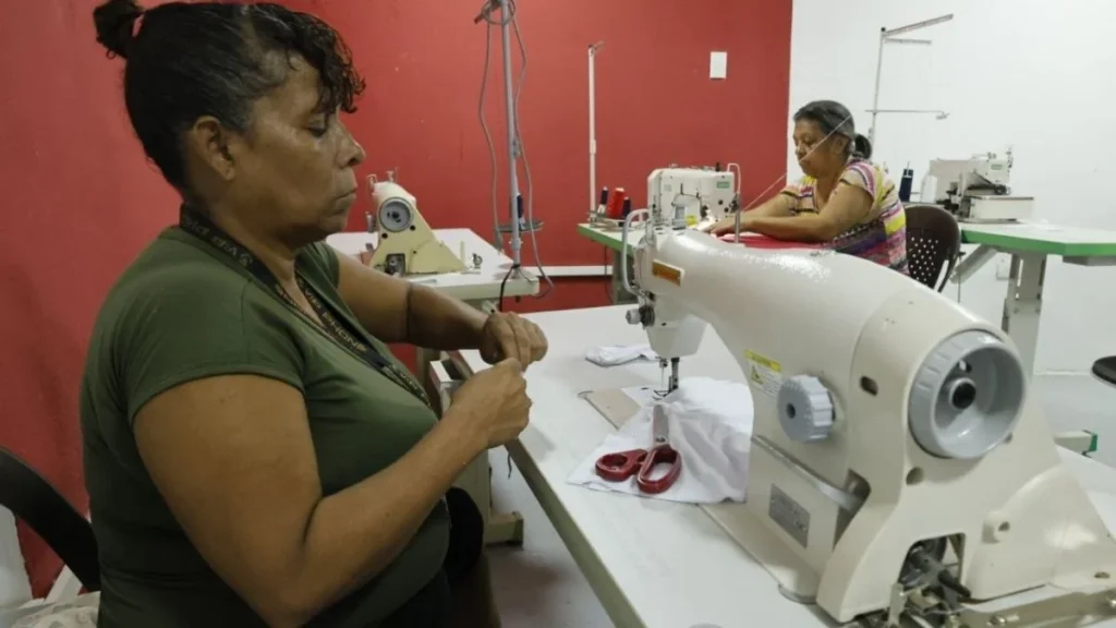 Más de un millón de niños serán beneficiados con bolsos escolares y uniformes