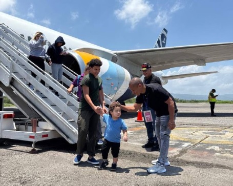 200 venezolanos retornan al país