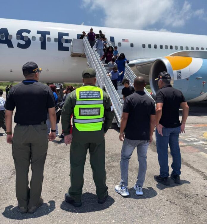 200 venezolanos regresan al país