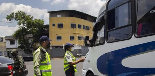 Las alcabalas policiales en ciudades