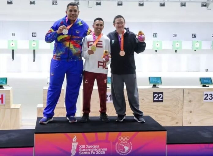 Abanderado Douglas Gómez sumó plata dorada para Venezuela en tiro olímpico de Santa Fe 2026 Abanderado Douglas Gómez sumó plata dorada para Venezuela en tiro olímpico de Santa Fe 2026