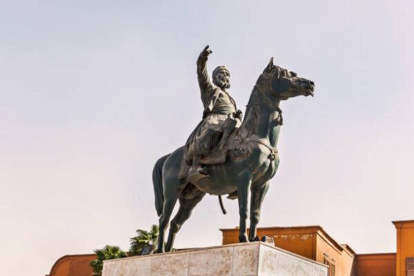 Ibrahim Bajá-estatua ecuestre 2