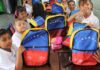 Niños de Venezuela bolsos escolares