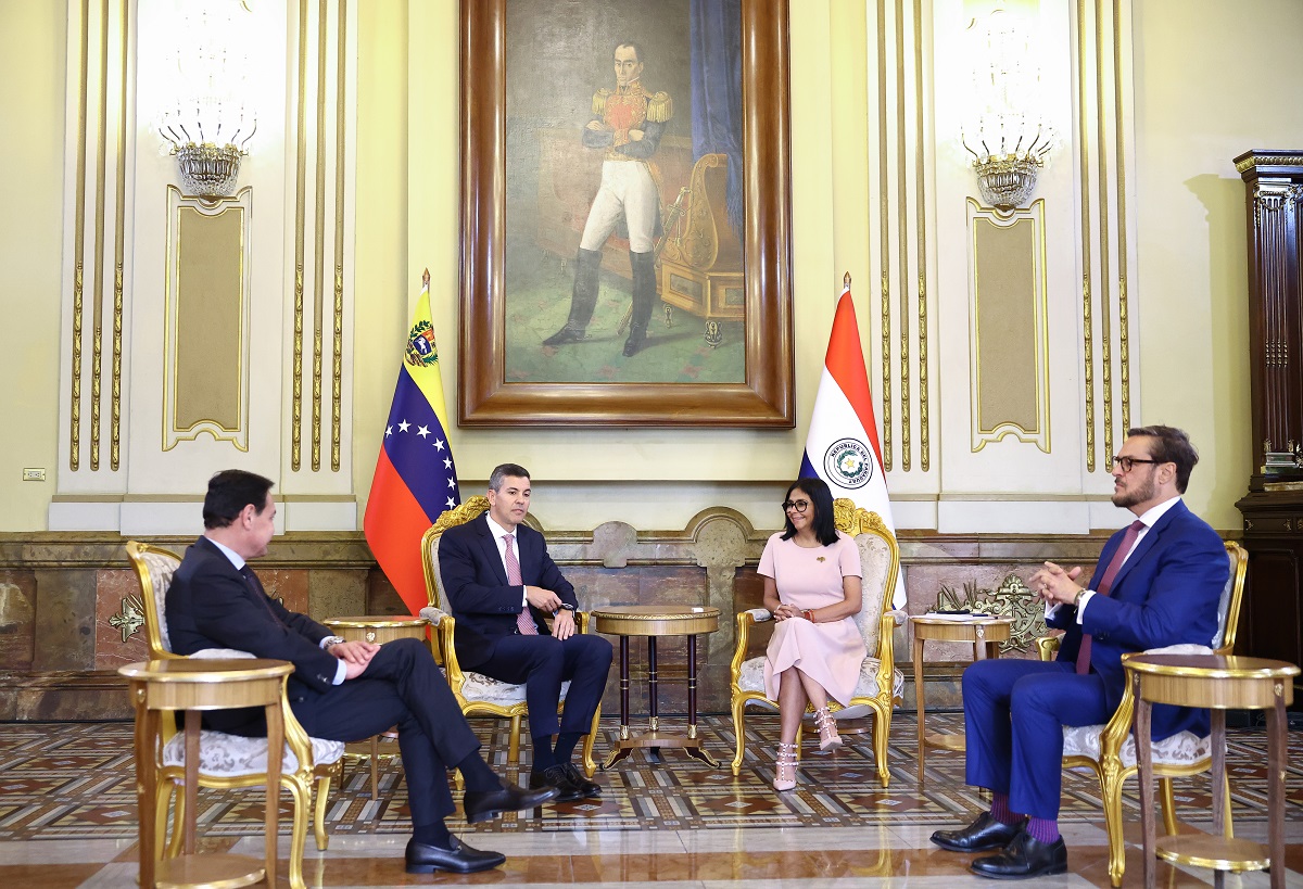 Delcy Rodríguez recibió al presidente de Paraguay