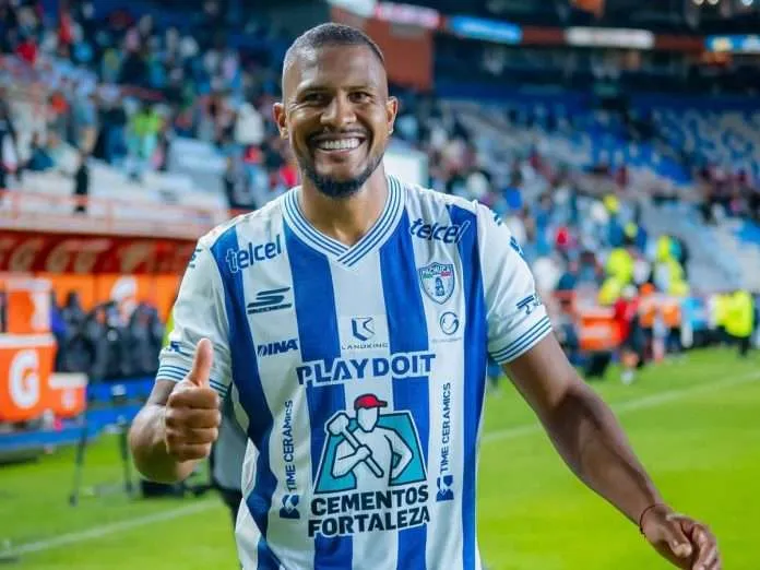 Salomón Rondón salva al Pachuca y llega a 10 goles en la temporada de la liga MX Salomón Rondón salva al Pachuca