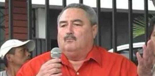 Wladimir Ruiz Tirado-fallecido 2015-hermano de Federico Ruiz Tirado-Letra a pie