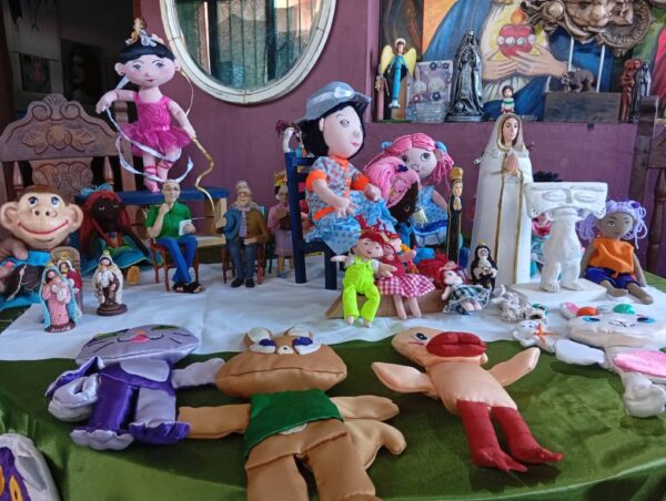 muñequera Carmen Rodríguez al rescate de nuestra identidad