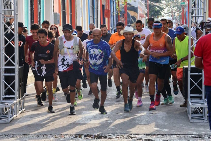 Éxito en la carrera "Corre el Corazón de Valencia" por el Día del Turismo Carrera Corre el Corazón de Valencia