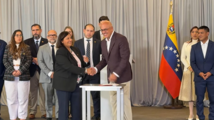 Gobierno y AN 2015 Gobierno y AN 2015