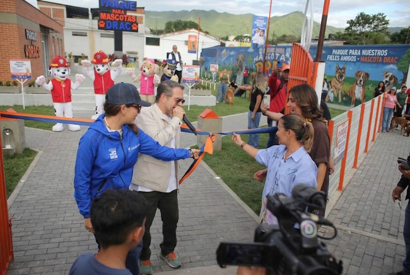 Rafael Lacava inaugura el Parque Urbano para Mascotas Drac Parque de Mascotas Drac Valencia