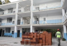 Desocuparán las últimas 50 escuelas que funcionan como campamentos transitorios Desocupan 50 escuelas educativas funcionaban como refugio a nivel nacional