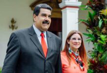 Defensa de Maduro y Flores pide