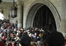 Por esta razón manifestantes y policía nacional se enfrentan en Guatemala