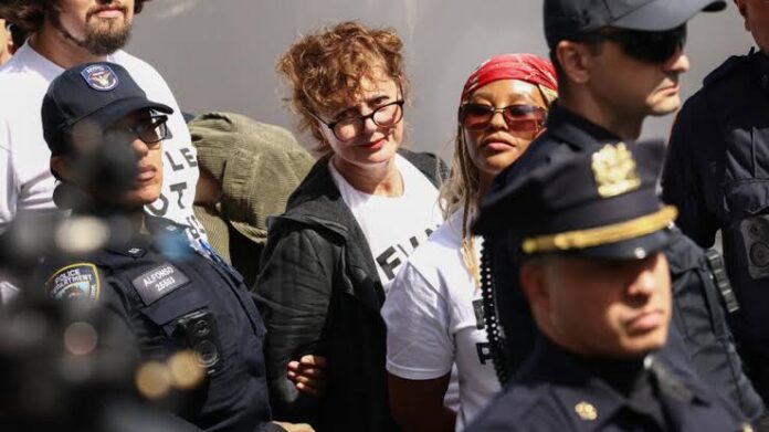 Susan Sarandon y candidata al Congreso entre detenidos en protesta contra Netanyahu Protestas contra Netanyahu