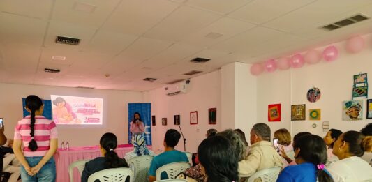 Conversatorio "Voces rosas en Ciudad Valencia" promueve la prevención del cáncer de mama