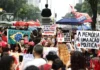 “No voto por alguien que vende a Brasil”: estudiantes protestan contra Bolsonaro Estudiantes de Brasil