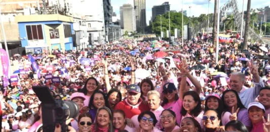 mujeres-marcharon-salud-paz