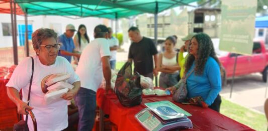 En el CEBAC celebran el aniversario de la bodega SACAS junto al círculo de abuelos