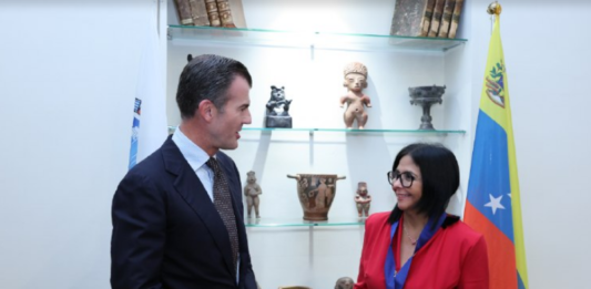 Presidenta Delcy Rodríguez recibe condecoración de la IILA