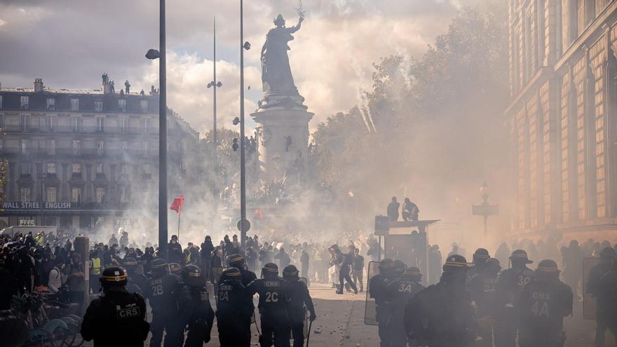 Francia establece toques de queda Francia establece toques de queda