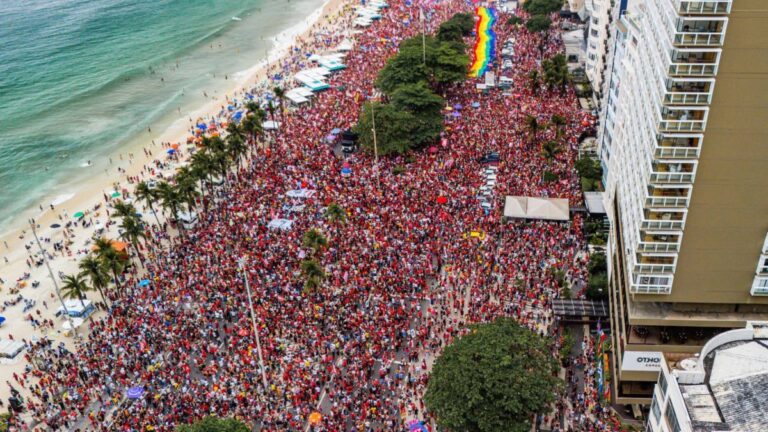 Simpatizantes de Lula muestran apoyo masivo en el tramo final de la ruta electoral Simpatizantes de Lula muestran apoyo masivo en el tramo final de la ruta electoral