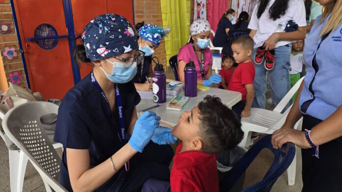 El programa "La Salud va a la Escuela" atendió a niños en Valencia la salud va a la escuela