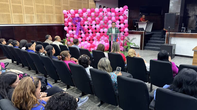 Alcaldía de Valencia dicta conferencia sobre el cáncer de mama cáncer de mama
