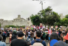Perú: Juventud peruana marcha en Lima contra la presidenta Keiko Fujimori Jóvenes marcharon contra Keiko Fujimori