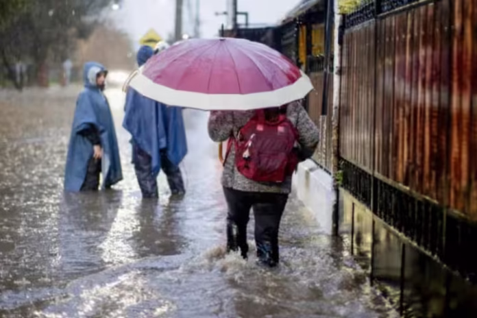 En Chile declaran una alerta amarilla debido a las fuertes precipitaciones En Chile declaran una alerta amarilla debido a las fuertes precipitaciones