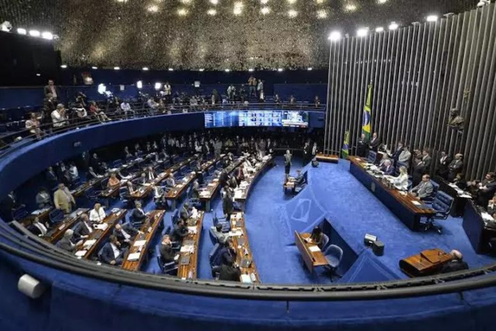 senadoç El régimen laboral de 6×1