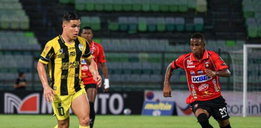 El Deportivo Táchira derrota al Caracas FC