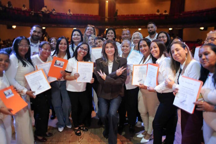 Mil docente de Carabobo reciben titularidad docentes Carabobo