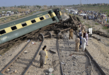 Pakistán: Cuatro muertos y más de 30 heridos tras descarrilamiento de tren de pasajeros Descarrilamiento de tren de pasajeros en Punyab
